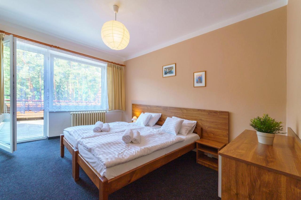 Hotel Hladina Nebrich Buitenkant foto