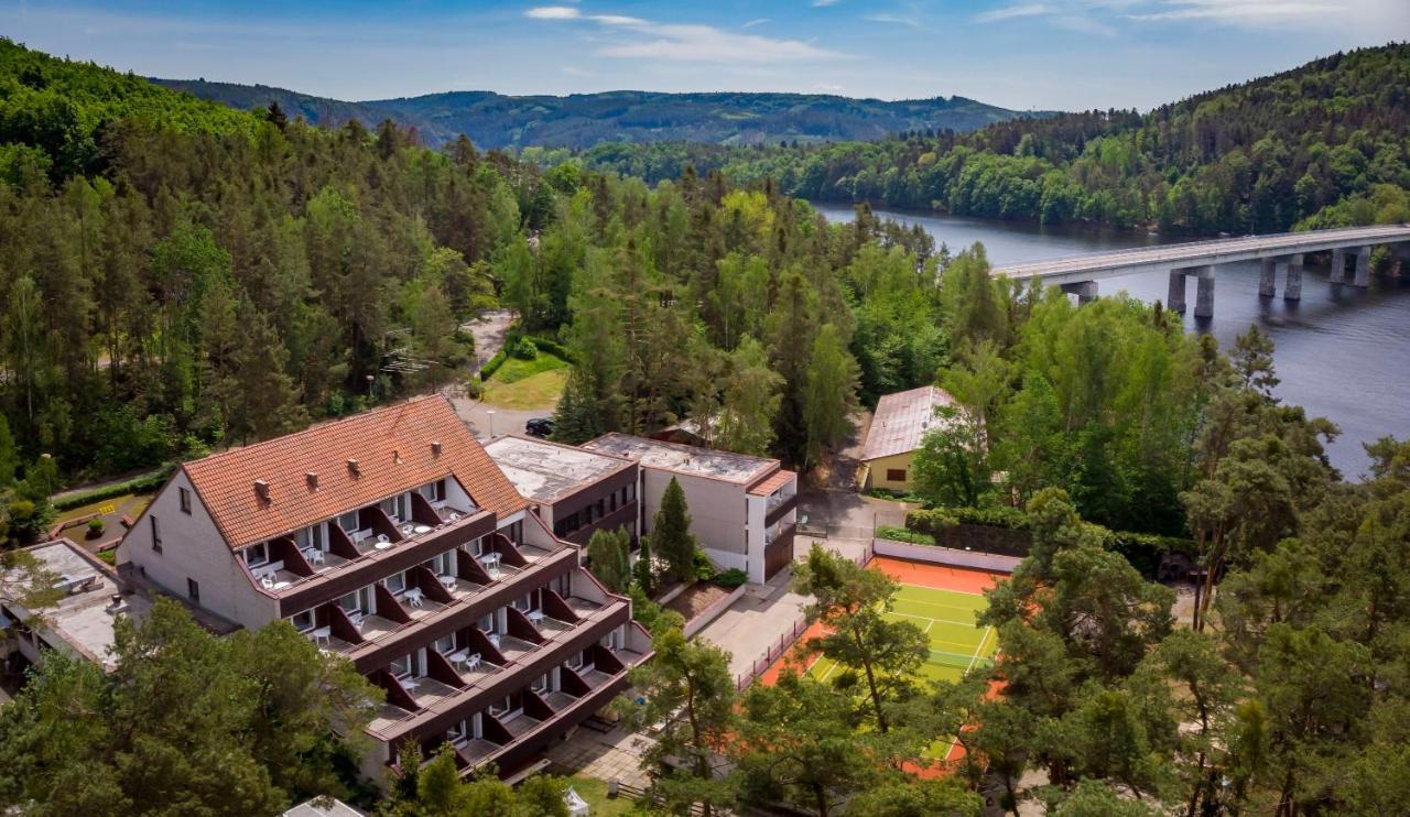 Hotel Hladina Nebrich Buitenkant foto
